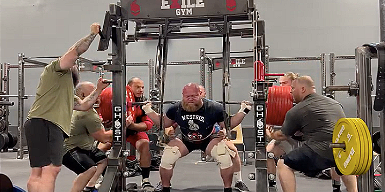 Phillip Herndon Sets New Powerlifting World Record with 1,045-lb Squat, Surpassing Previous Mark by 10-lb in Single-Ply Suit.